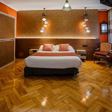 Hostal Rodas パンプローナ エクステリア 写真