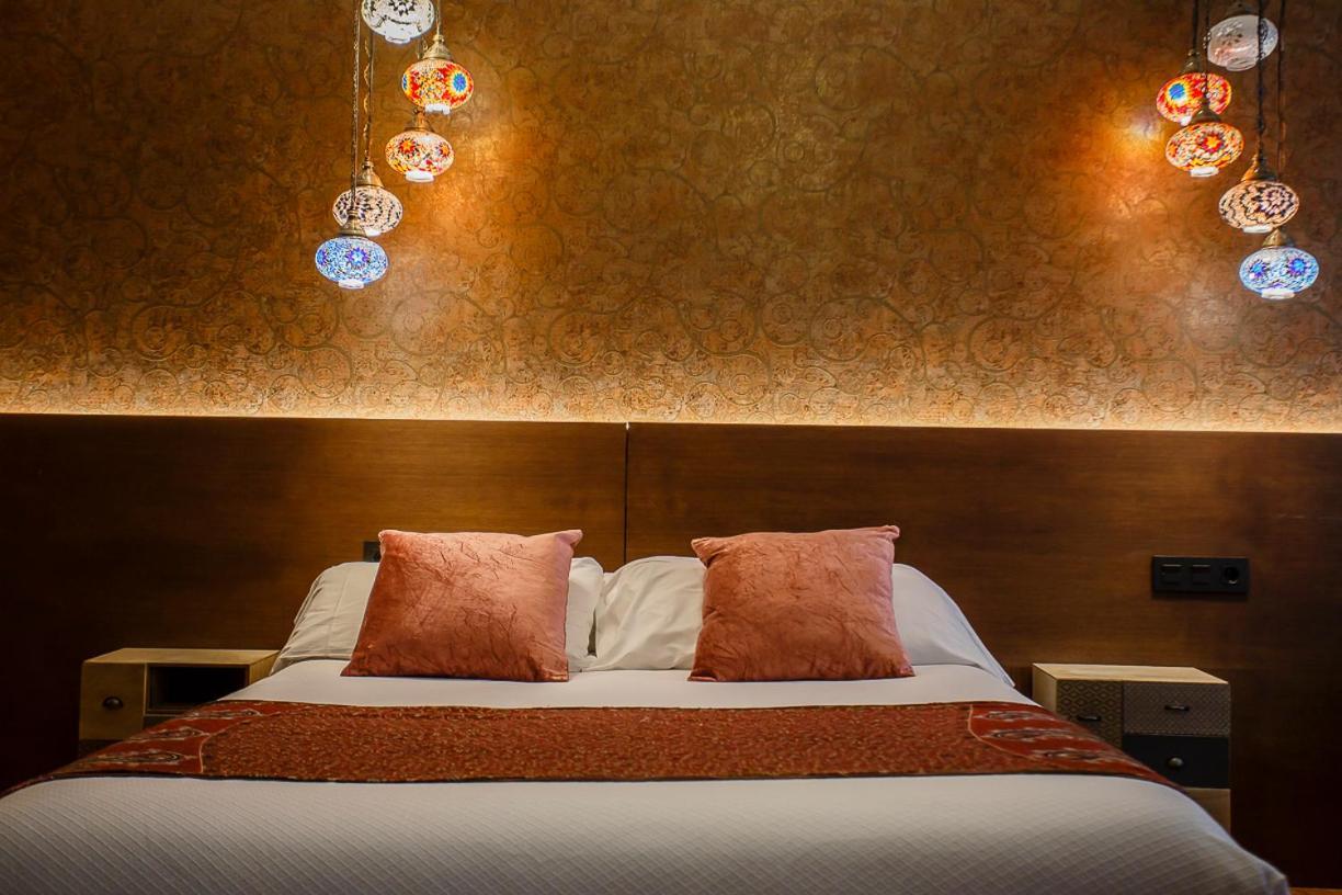 Hostal Rodas パンプローナ エクステリア 写真